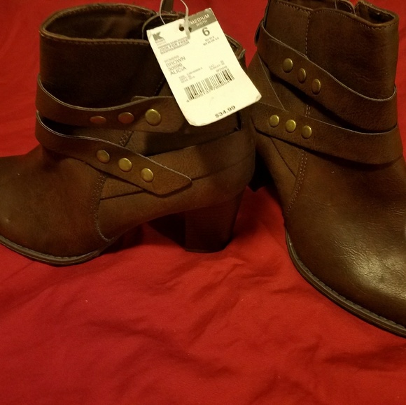 Boots - Picture 3 of 3